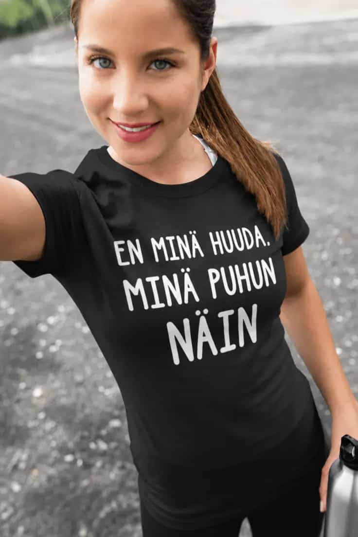 Hauska t-paita En minä huuda – EN MINÄ HUUDA.