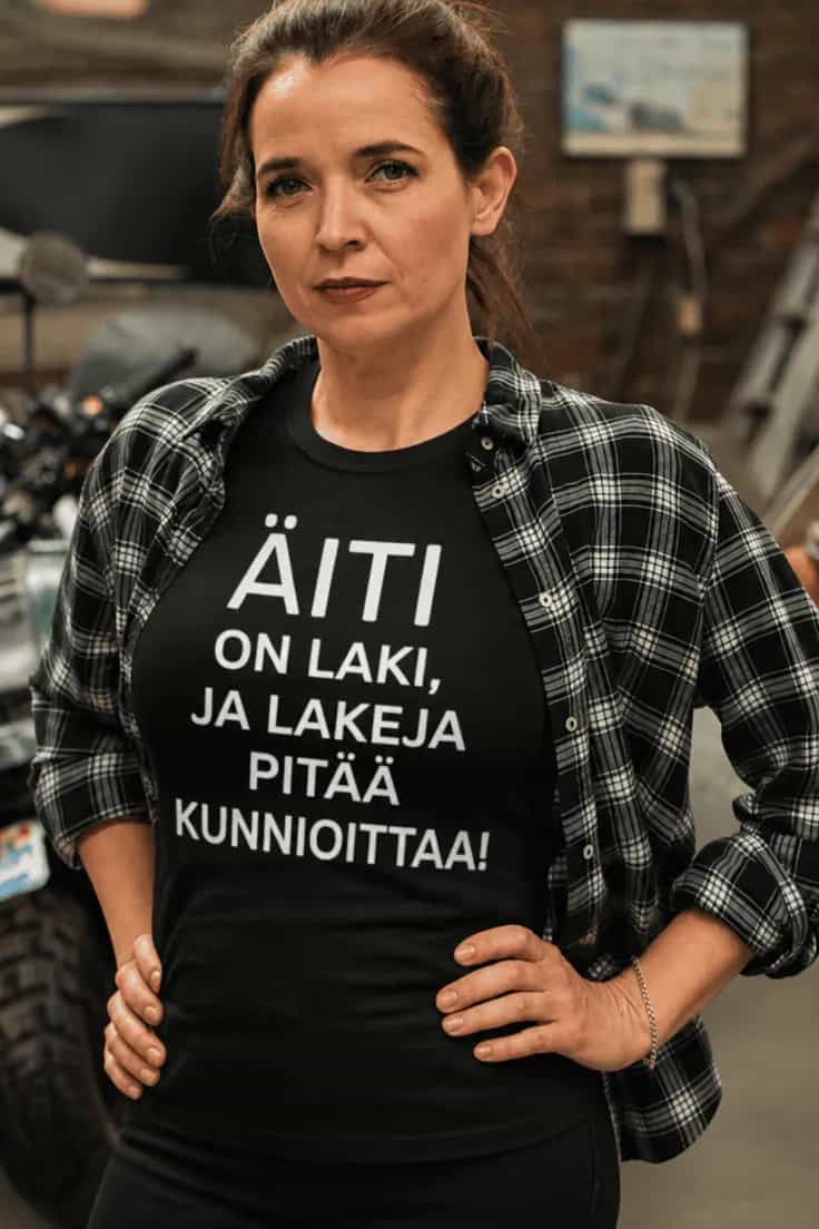 Hauska t-paita Äiti on laki – ÄITI ON LAKI,