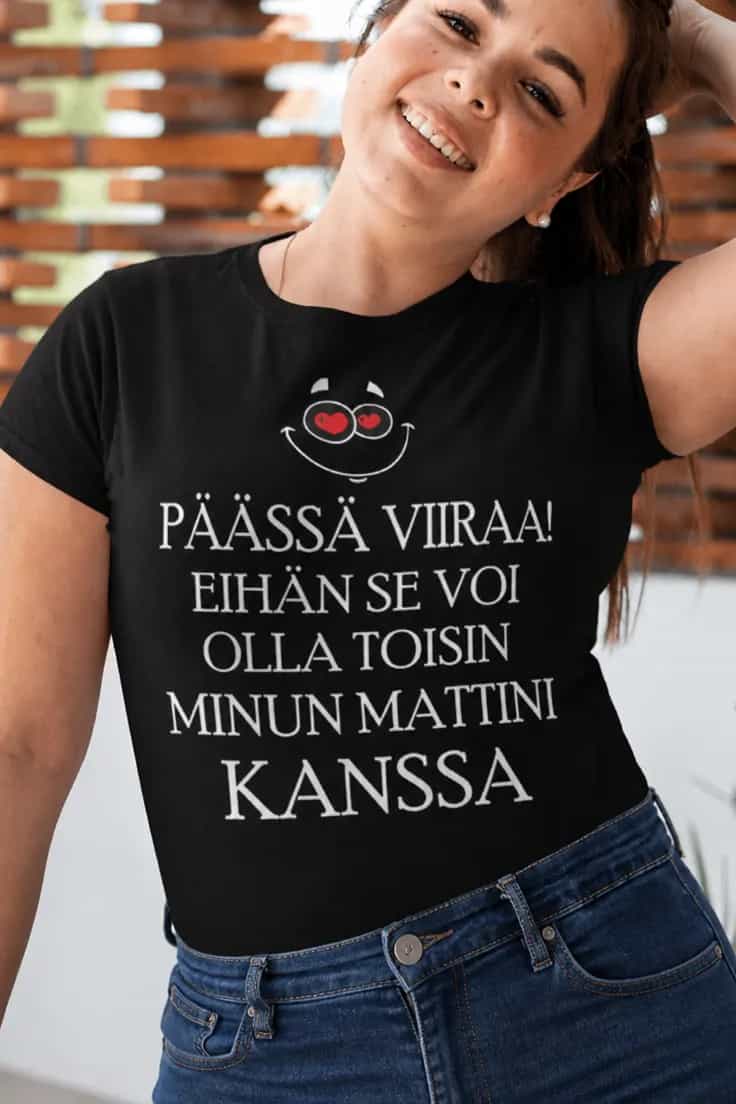Hauska t-paita Päässä viiraa nimellä