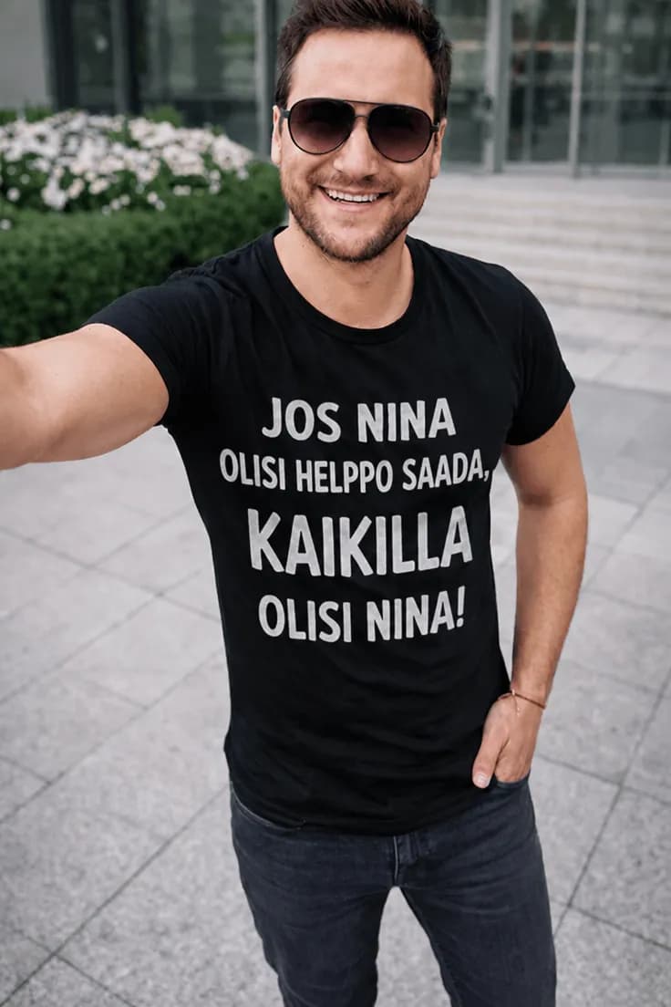 Hauska t-paita Helppo saada nimellä – JOS NINA