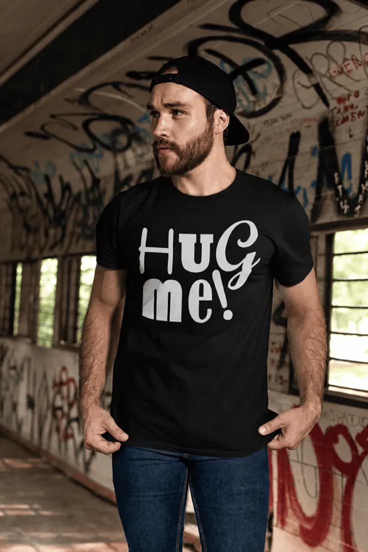 Hauska t-paita Hug me
