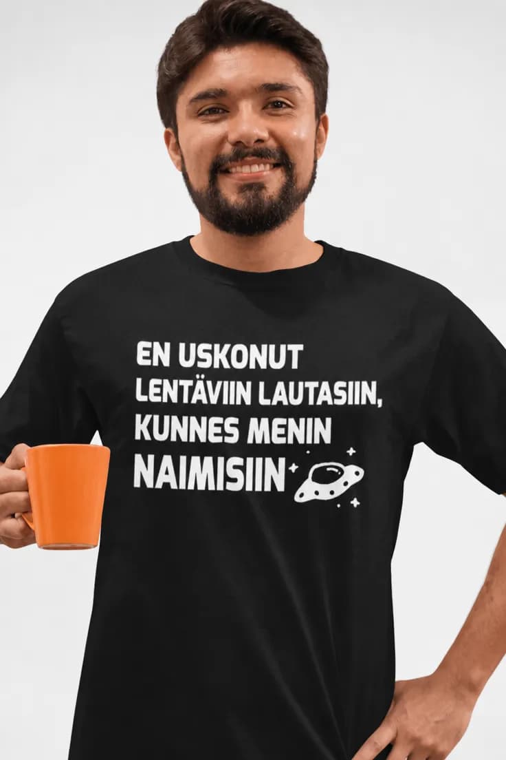 Hauska t-paita Lentävät lautaset – EN USKONUT