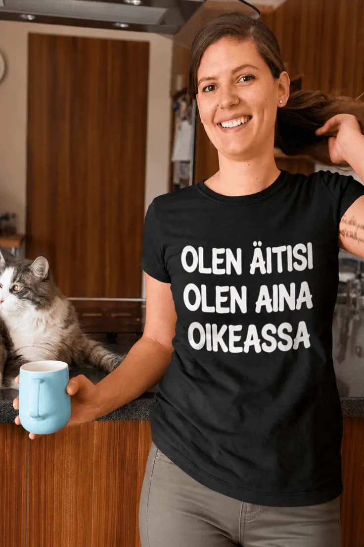 Hauska t-paita Olen äitisi – OLEN ÄITISI