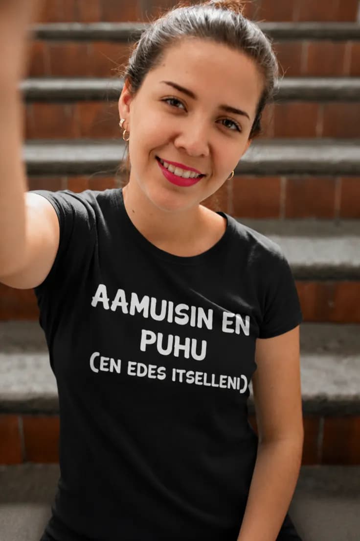 Hauska t-paita AAMUISIN EN PUHU