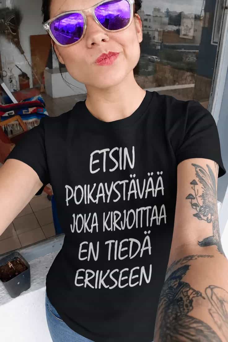 Hauska t-paita Etsin kielitaitoista kumppania
