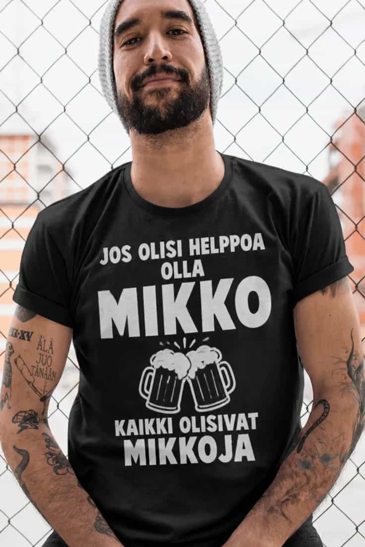 Hauska t-paita Helppoa olla nimellä – Mikko