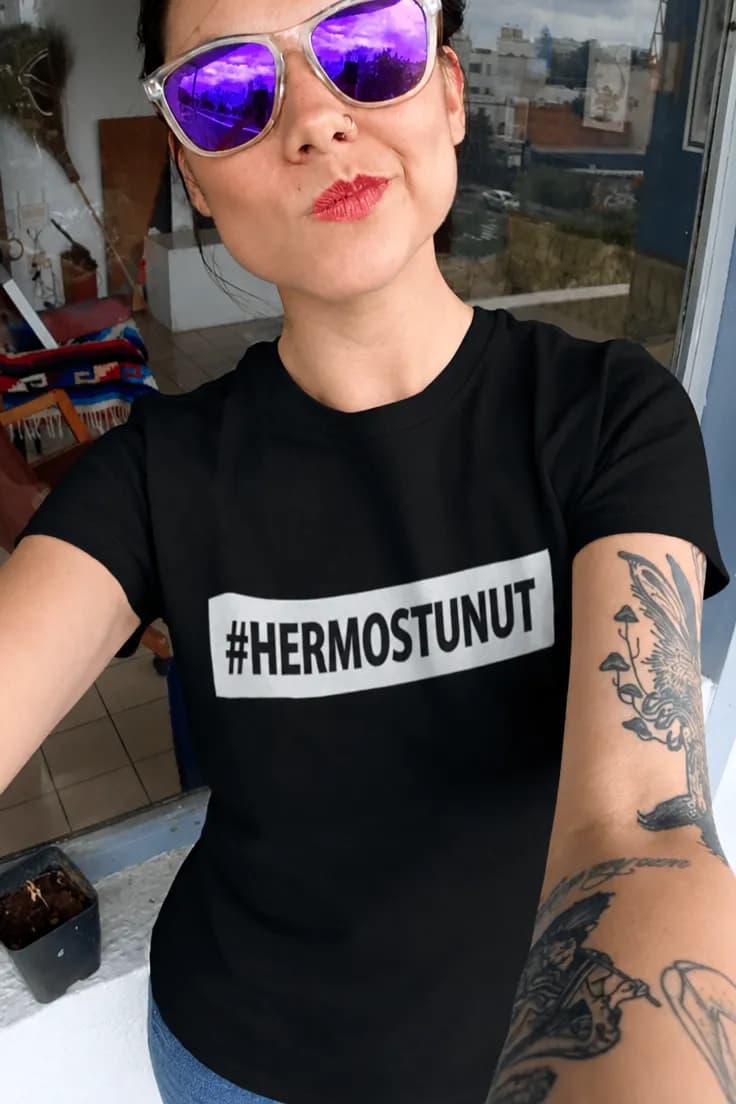 Hauska t-paita Hermostunut – #HERMOSTUNUT