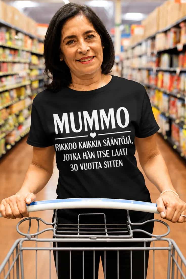 Hauska t-paita Mummo rikkoo sääntöjä