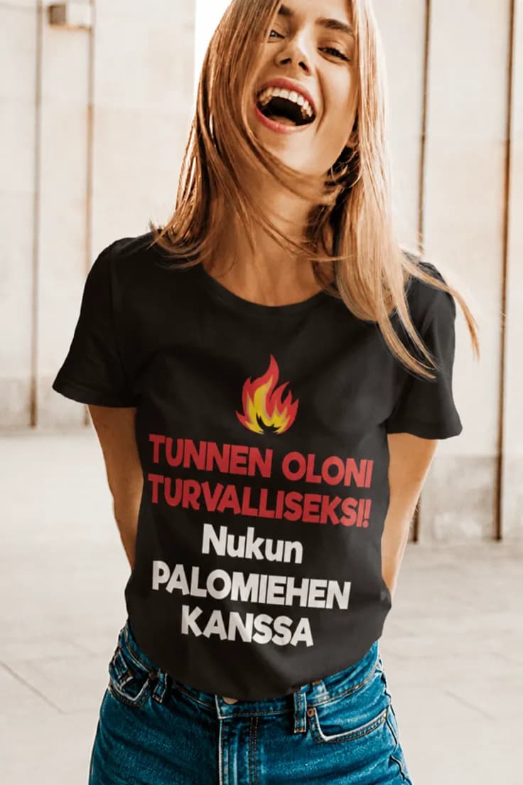 Hauska t-paita Nukun palomiehen kanssa
