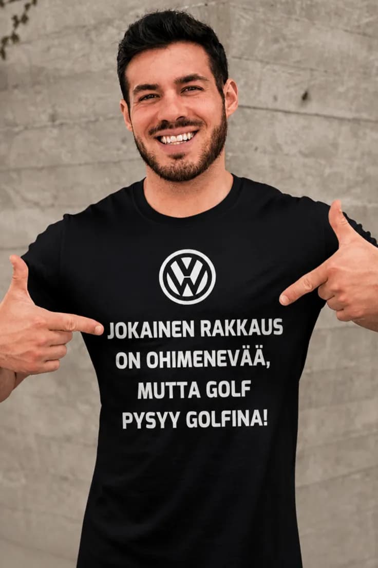 Hauska t-paita Ohimenevä rakkaus golf