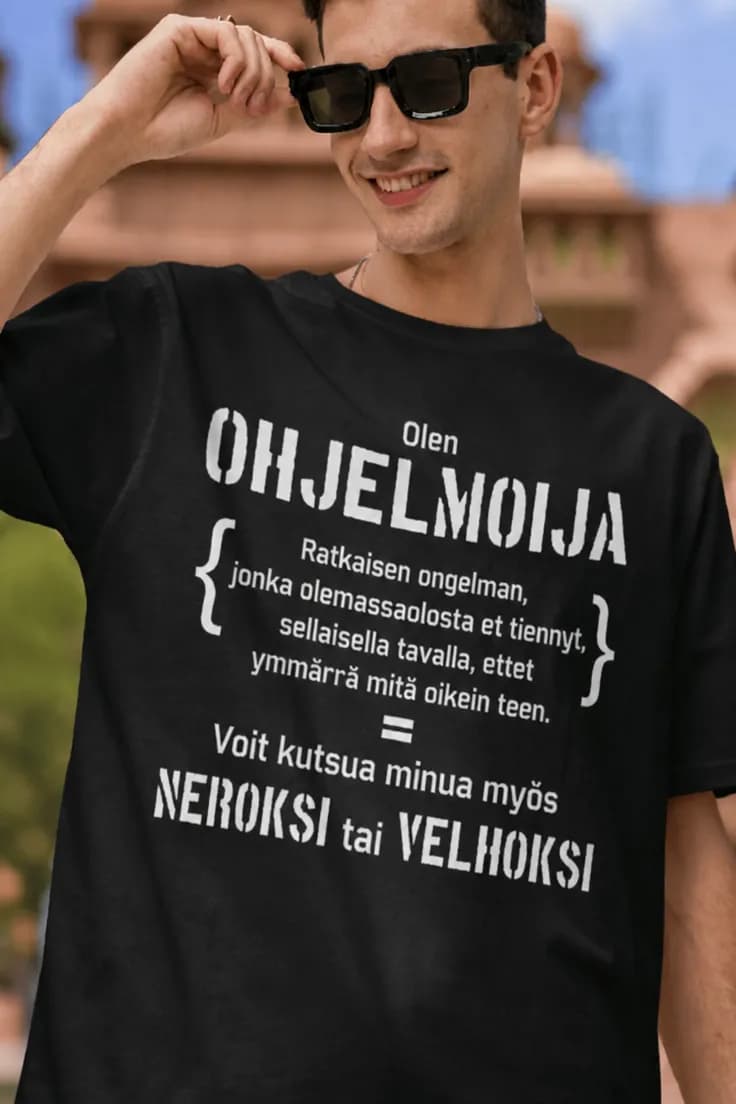 Hauska t-paita Olen ohjelmoija | NEROKSI tai VELHOKSI