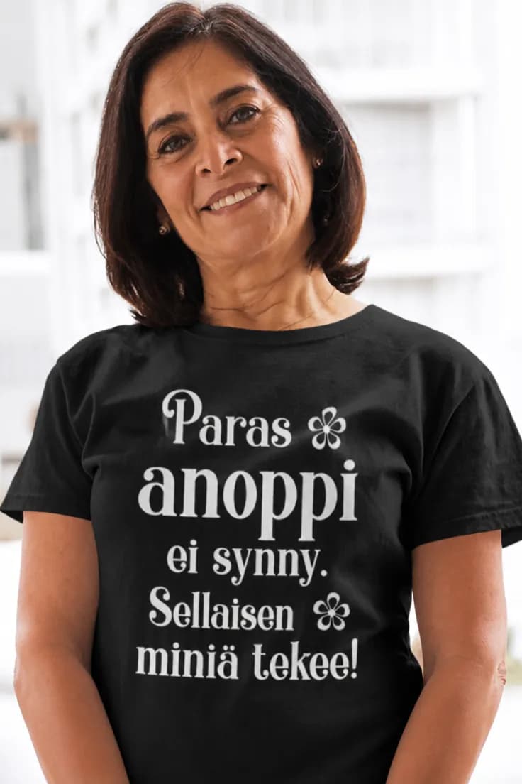 Hauska t-paita Paras anoppi miniän ansiosta