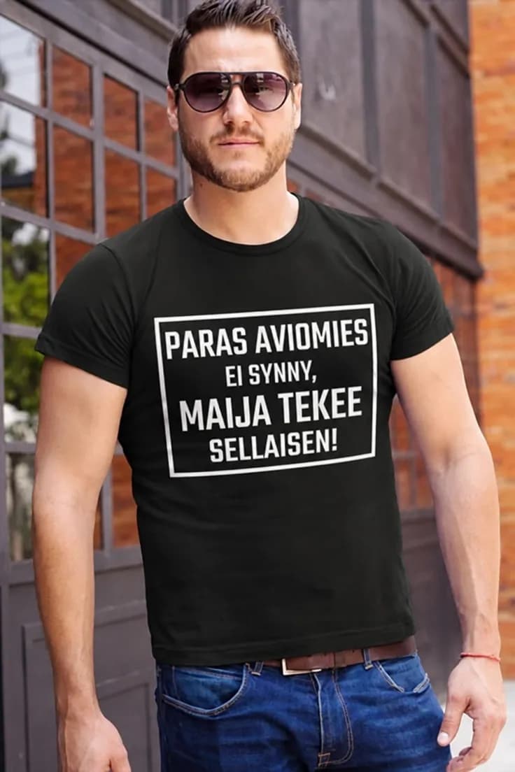 Hauska t-paita Paras aviomies ei synny nimellä