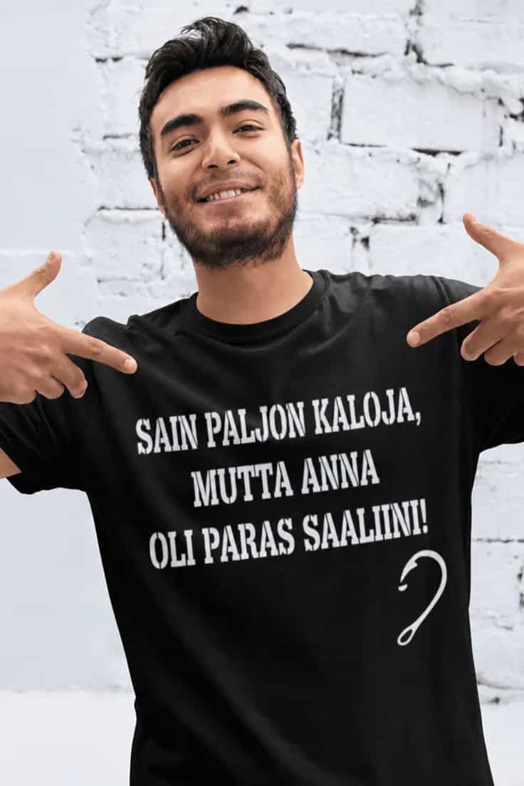 Hauska t-paita Paras saalis kalastajalle nimellä
