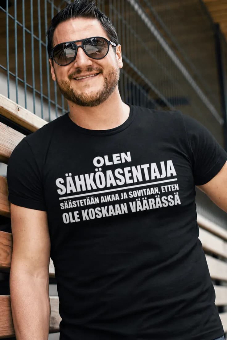 Hauska t-paita sähköasentaja ei koskaan erehdy