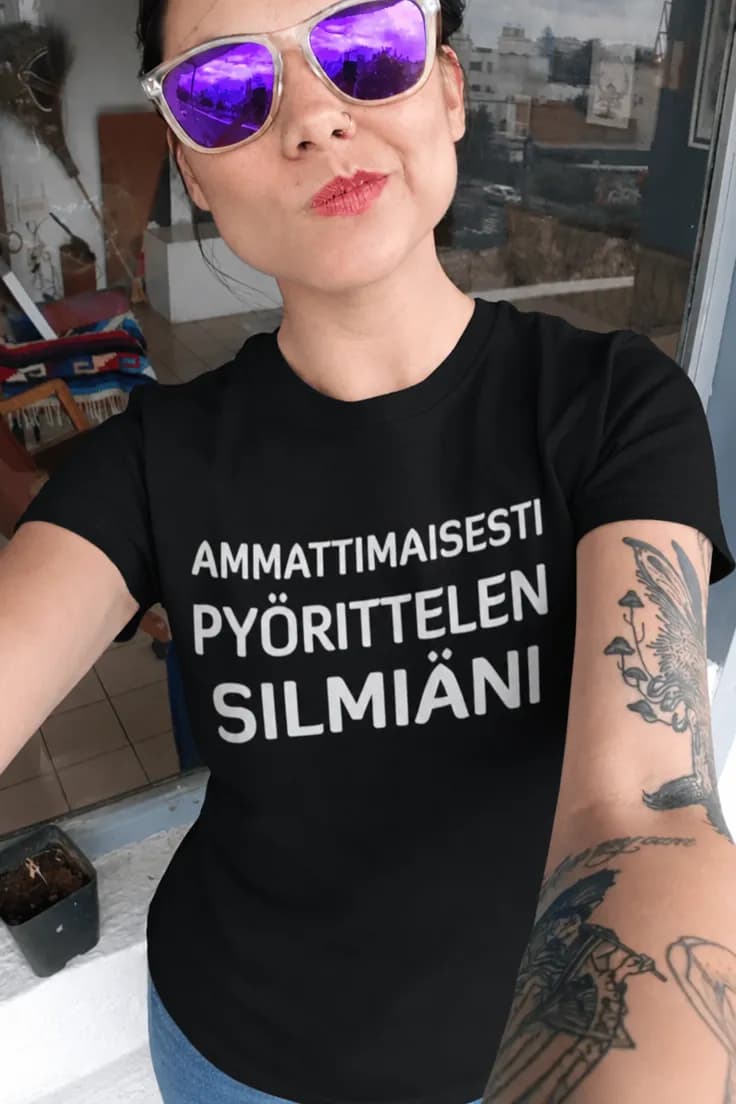 Hauska t-paita Silmien pyörittelyn ammattilainen