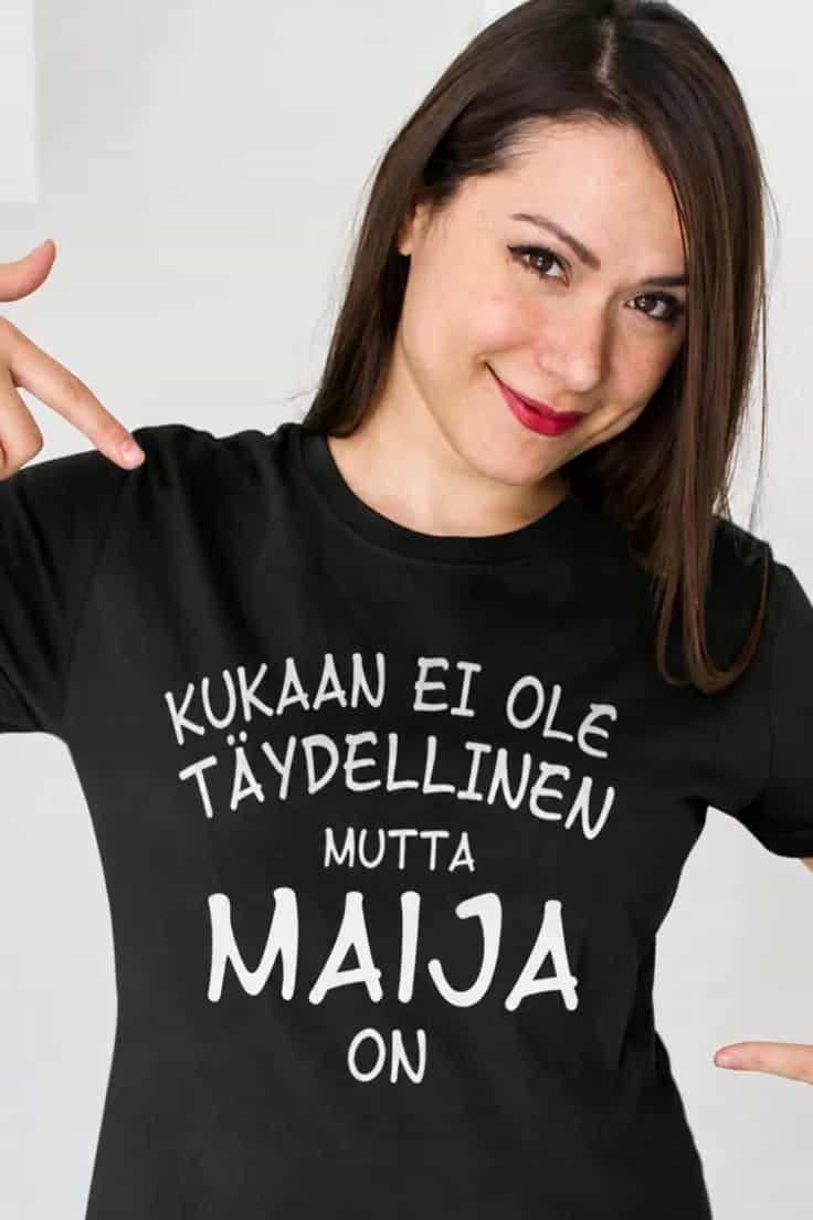 Hauska t-paita Täydellinen henkilö nimellä