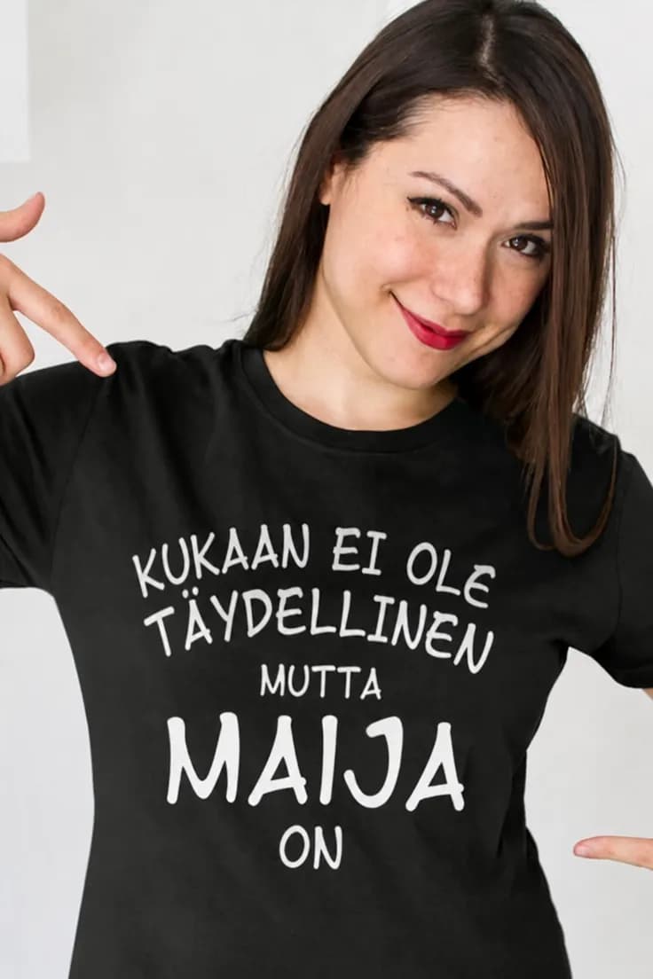 Hauska t-paita Täydellinen henkilö nimellä