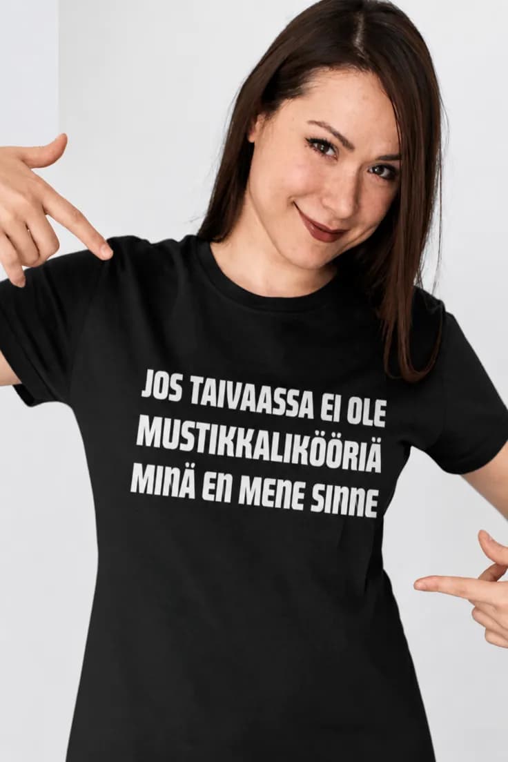 Hauska t-paita Taivaassa pitää olla mustikkalikööriä
