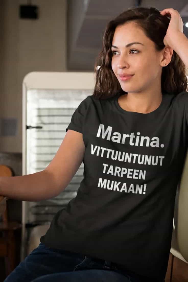 Hauska t-paita Tarpeen mukaan vittuuntunut nimellä