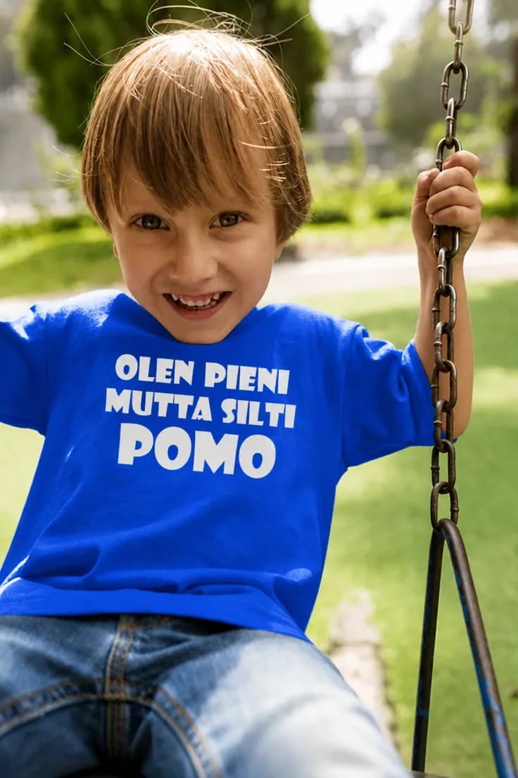 Lasten t-paita Pieni mutta pomo – musta