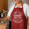 Esiliina Mummin keittiö täynnä rakkautta hauskalla painatuksella lahjaksi mummille