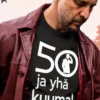 Hauska t-paita 50 ja yhä kuuma lahjaksi 50-vuotiaalle, painatuksella 50 ja yhä kuuma!