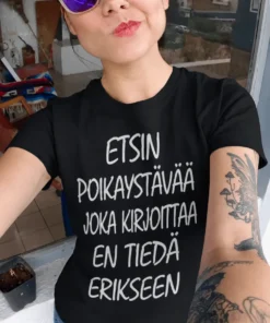 Hauska t-paita Etsin kielitaitoista kumppania humoristisella tekstiprintillä
