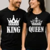 Hauska t-paita King queen pari, jossa teksti KING QUEEN