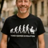 Hauska t-paita Pelaajan evoluutio humoristisella 11 VIDEO GAMER EVOLUTION -painatuksella