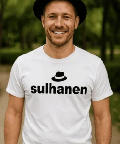 Hauska t-paita Sulhanen hattu, jossa teksti sulhanen