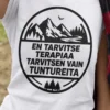 Hauska t-paita Tunturit terapian sijaan lahjaksi ulkoilusta ja tuntureista pitävälle