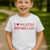 Lasten t-paita Pikkuveli nimellä, jossa teksti I ♥MY LITTLE BROTHER LIAM